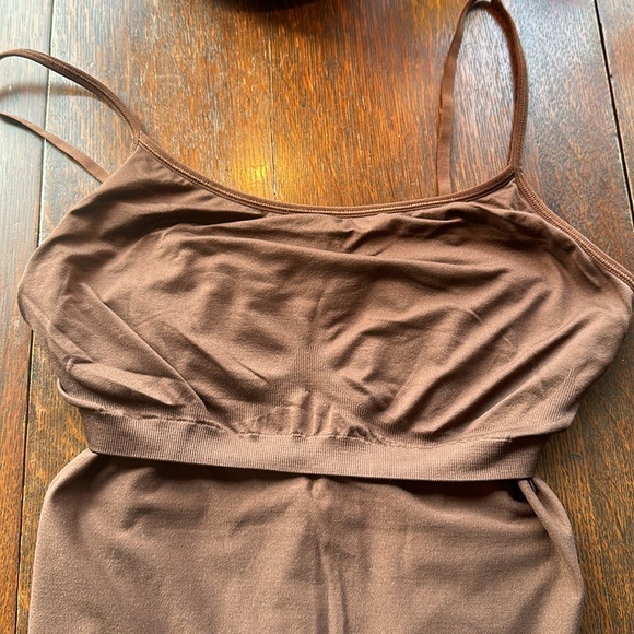 XL LOVE by Gap Brown, built in bra tank top w spaghetti straps. Very stretchy! - Picture 6 of 8